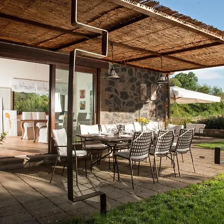 Sleeps 10 Pool Air Con Wifi