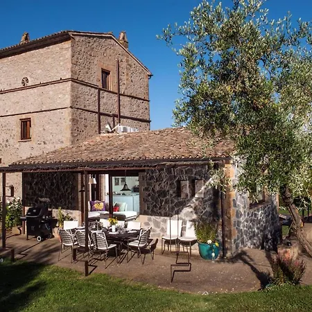 Sleeps 10 Pool Air Con Wifi Porano